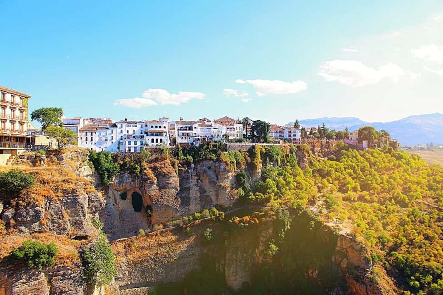 From Malaga: Ronda y Setenil de la Bodegas Day Trip by coach - Coach comfort, timing, and what to do during the ride