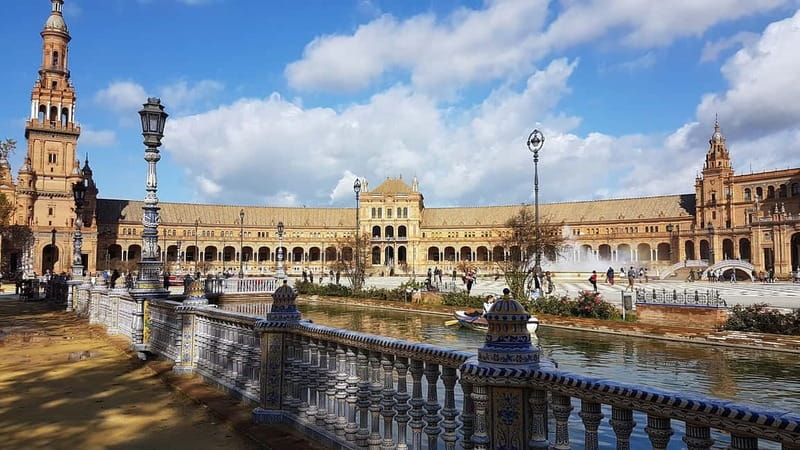 From Malaga: Seville Day Trip with Real Alcázar Tickets - Pickup spots, drive time, and the reality of a 10 to 11 hour day