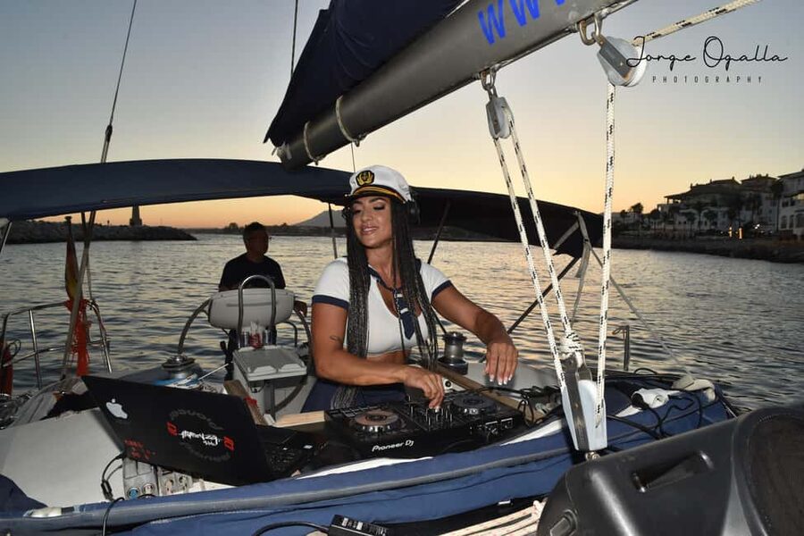 From Marbella: Private and Group Sailboat Cruise & Drinks - Getting on Board: Babilonia Bar to the Water