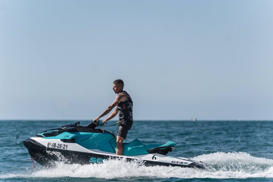 Fuengirola: Best Jet Ski Rental - Riding rules that affect who can drive (and what changes on the same jet ski)