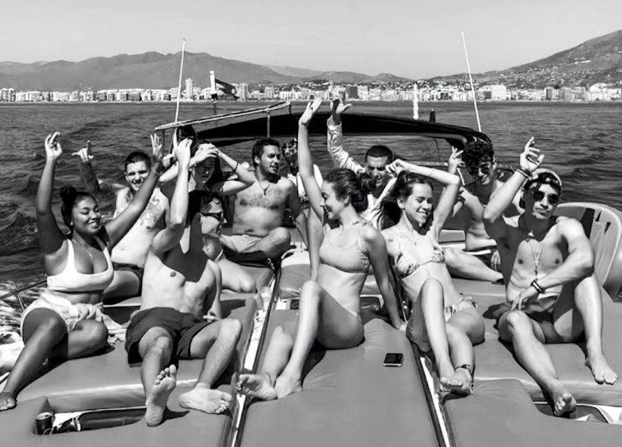 Fuengirola: Dolphin Watching by Yacht with Snacks and Drinks - Key highlights at a glance