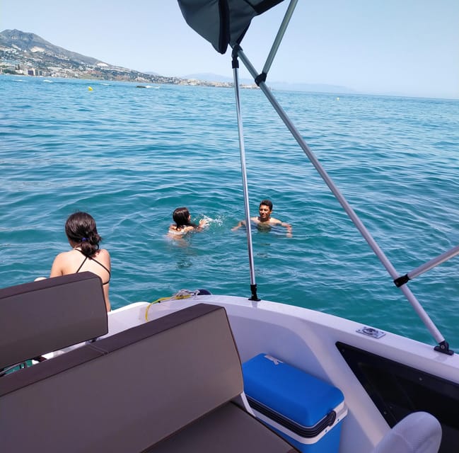 Fuengirola: Dolphin Watching Tour with Snacks and Drinks - Dolphin watching in the wild: what to expect from the captain’s search