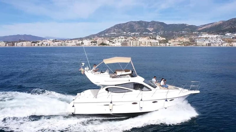 Fuengirola: Sunset Boat Tour - Cocktail Dinner & Champagne - Small-Group Comfort, Languages, and Staying Relaxed