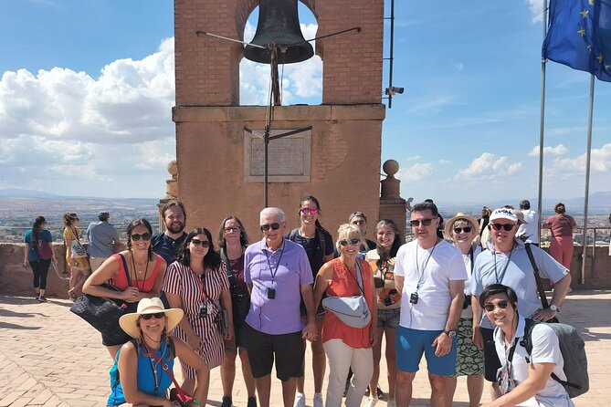 Full-Day Alhambra from Malaga: Choose Your Access & Pick Up Point - Your Granada break before entry, how to use 45 minutes well