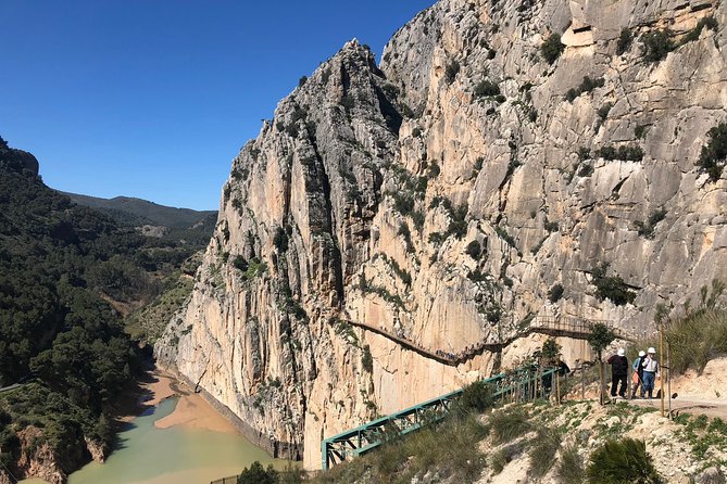 Full Day Walking Tour to Caminito del Rey - Guide style, group flow, and what the best guides seem to do