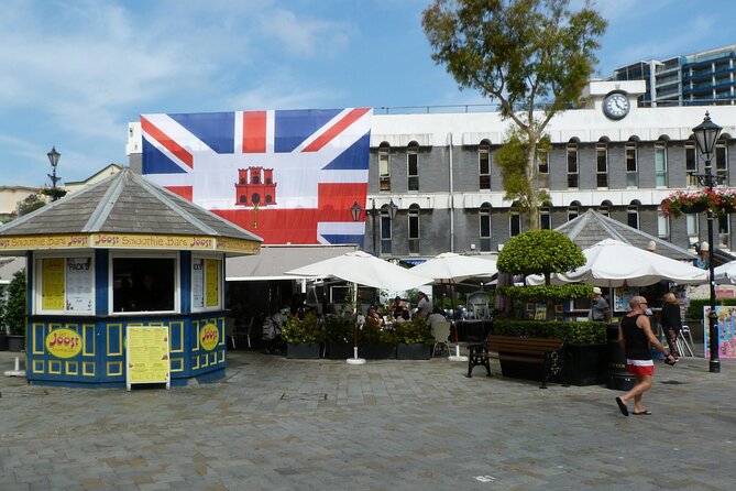 Gibraltar Day Trip at your Own Pace from Malaga & Costa del Sol - Grand Casemates Square, Time Tunnel, City Hall, and Commonwealth Park: Your Quick-Start Orientation