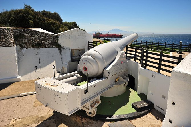 Gibraltar Inside Out Extended Tour 2.30hrs - Stop 2: Gibraltar town history in compact form