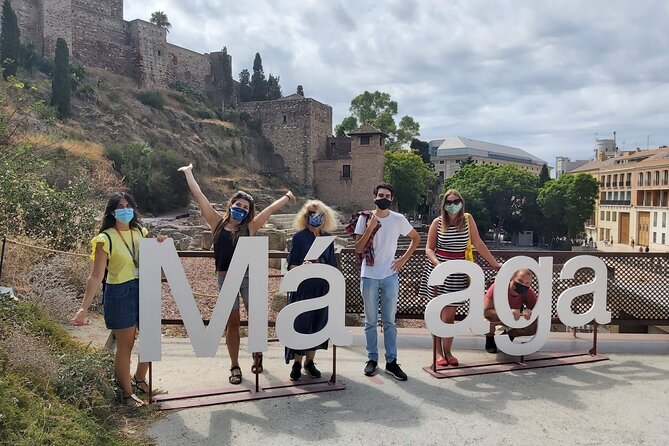 Go local for a day! - Church of Santiago and a quick flavor detour on Granada Street