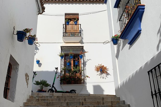 Guided tour of the Old Town Estepona - Castillo de San Luis: a 16th-century defense story with real town perspective
