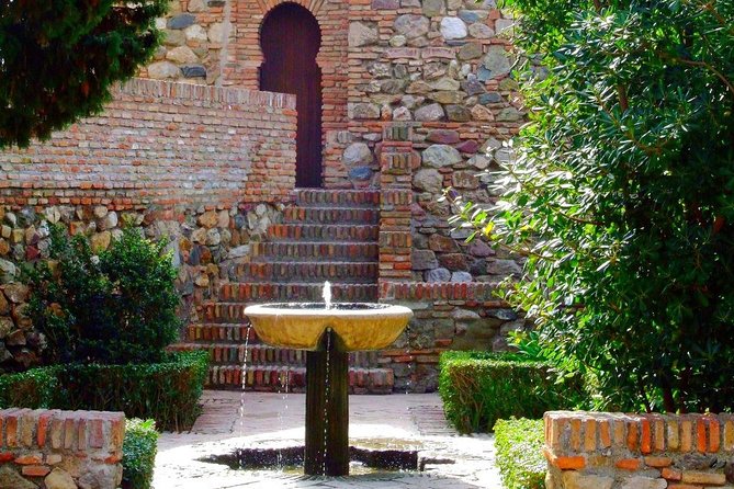Guided visit to the Roman Theater and Alcazaba in Malaga - Practical tips that help you enjoy the fortress section more