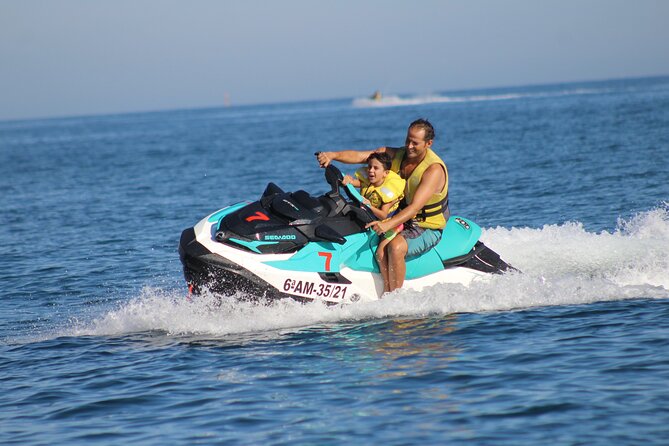 Jet Ski Experience in Marbella - Marbella jet ski basics: a controlled rush on the water