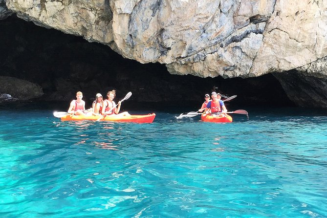 Kayak & Snorkel Tour in Cerro Gordo Natural Park, La Herradura - Safety briefing and the lifejacket rule you should take seriously