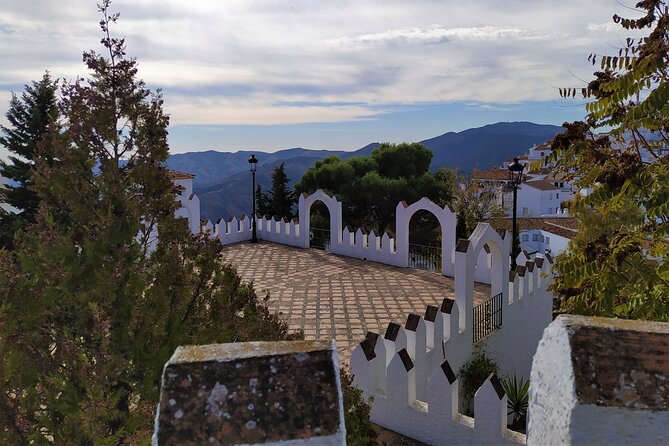 La Axarquia White Villages & Buddhist Stupa - SemiPrivate - Comares: Medina-Style Streets and the Best Panoramas of the Day