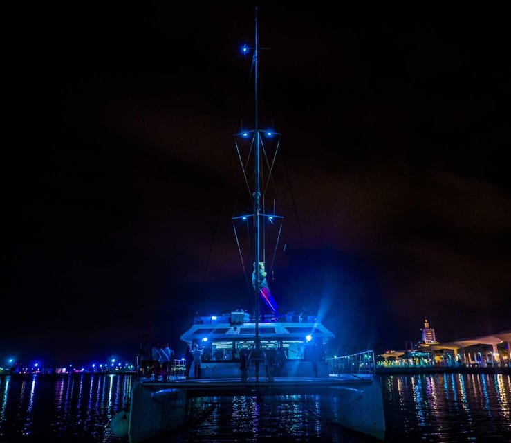 Malaga: A Sea of Stars Nighttime Stargazing Catamaran Tour - Cava, Live Music, and the On-Board Bar Service
