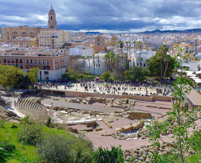 Malaga: Alcazaba and Roman Theatre Private Tour With Tickets - Two stops, one timeline: Roman Theatre to Alcazaba