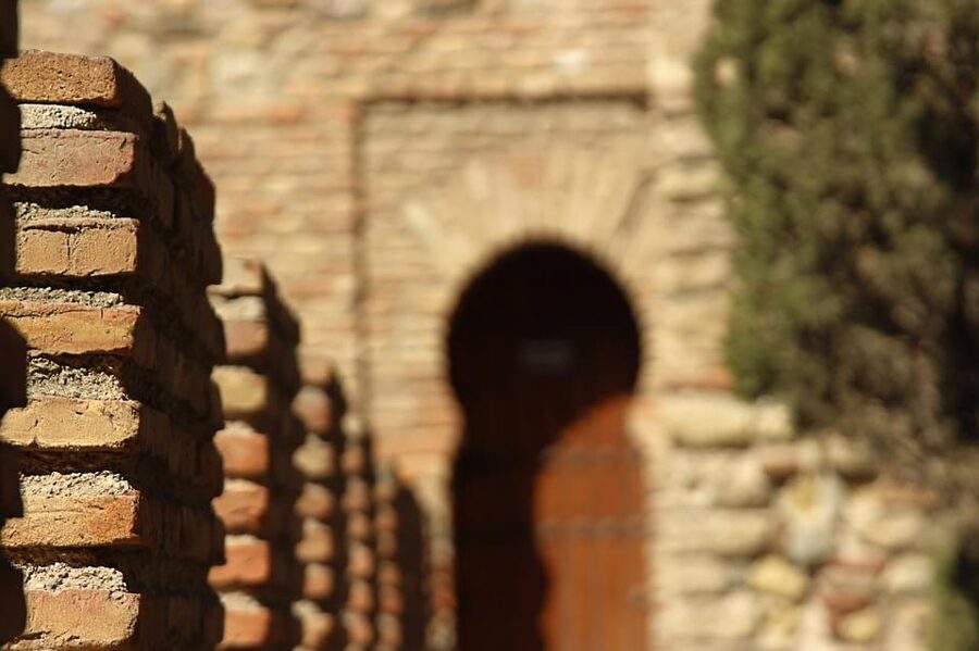 Malaga: Alcazaba and Roman Theatre Private Tour With Tickets - Alcazaba citadel: Moorish fortress life in walkable sections
