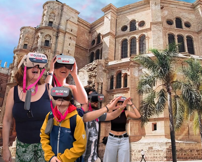 Malaga: Alcazaba, Picasso and more, walking tour with 5 VR experiences ! - Where the story starts: C. Císter, 5 and the Plaza de los Naranjos vibe