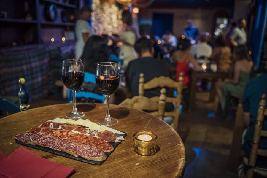 Malaga: Authentic Flamenco Show at El Gallo Ronco - Seating layout: why you’ll feel closer than you expect