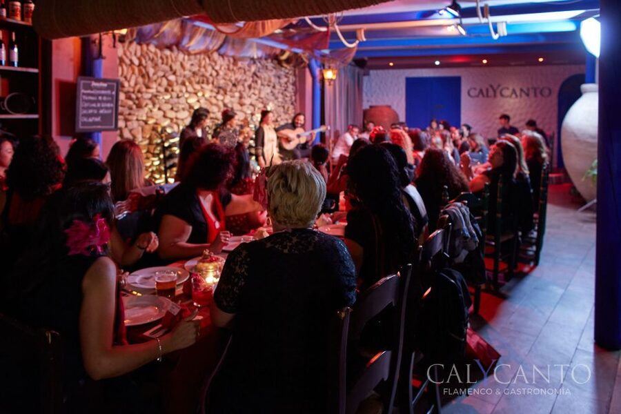 Malaga: Authentic Flamenco Show at El Gallo Ronco - Where the venue is, and why Calle Larios is a smart place to meet