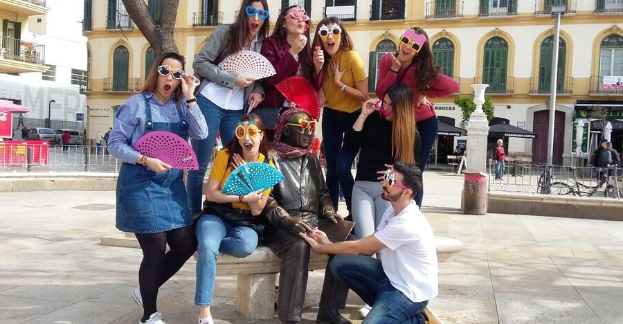 Malaga: Bachelorette Party Treasure Hunt - The Route: From Fuente de Génova to the Cathedral and Alcazaba