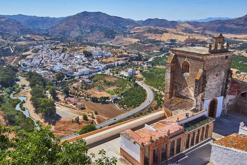 Málaga: Caminito del Rey and Álora Village Tour with Tapas - The bus ride to Álora sets your pace for the day