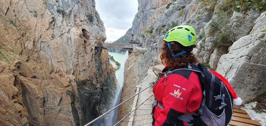 Málaga: Caminito del Rey Guided Tour with Transportation - Getting to the gorge: the 75-minute coach ride that sets the tone