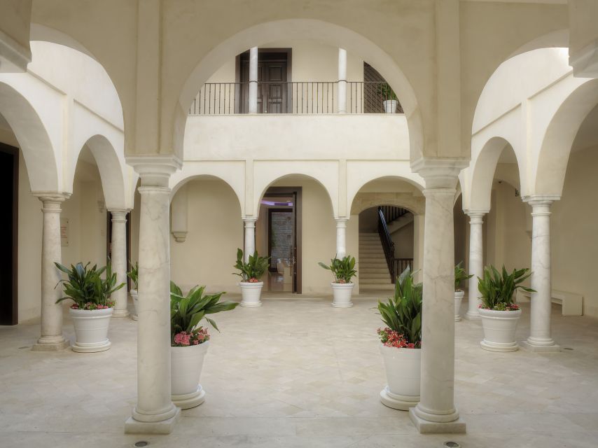 Málaga: Carmen Thyssen Museum Ticket - Palacio de Villalón details that make the museum feel worth slowing down for