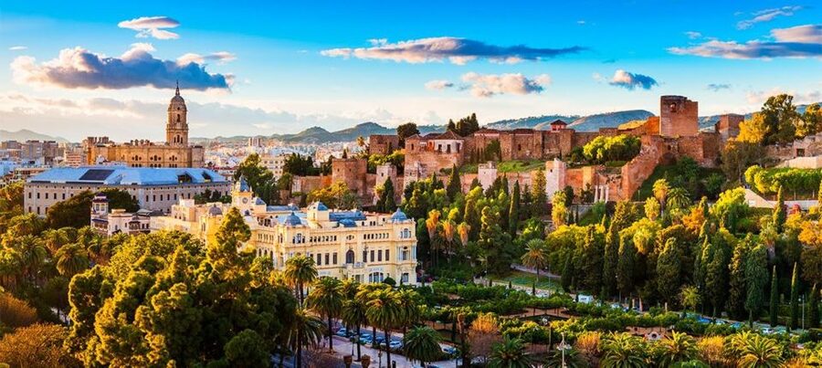 Málaga: Cathedral, Alcazaba, Roman Theater Walking Tour - Quick takeaways