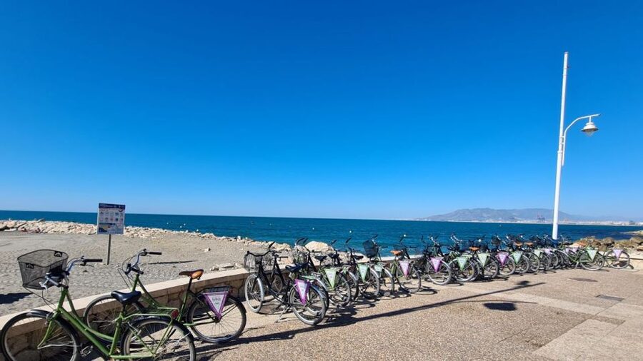 Malaga: City Bike Rental with Self-Guided Cycling Route - Botanical Gardens and Limonero Dam: the quick inland escape