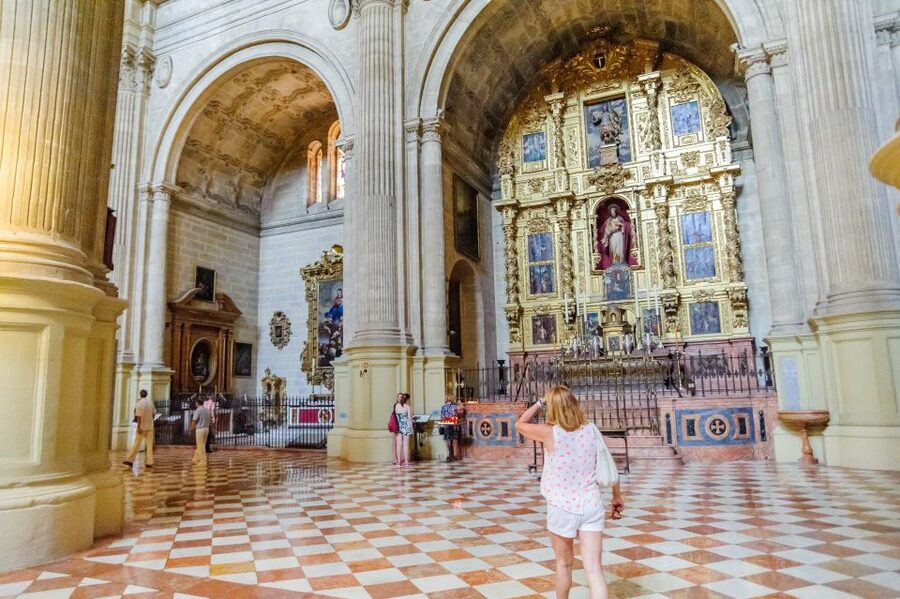 Malaga: City Sightseeing Hop-On Hop-Off Bus Tour - Green Route: gardens and local streets, but no audio commentary