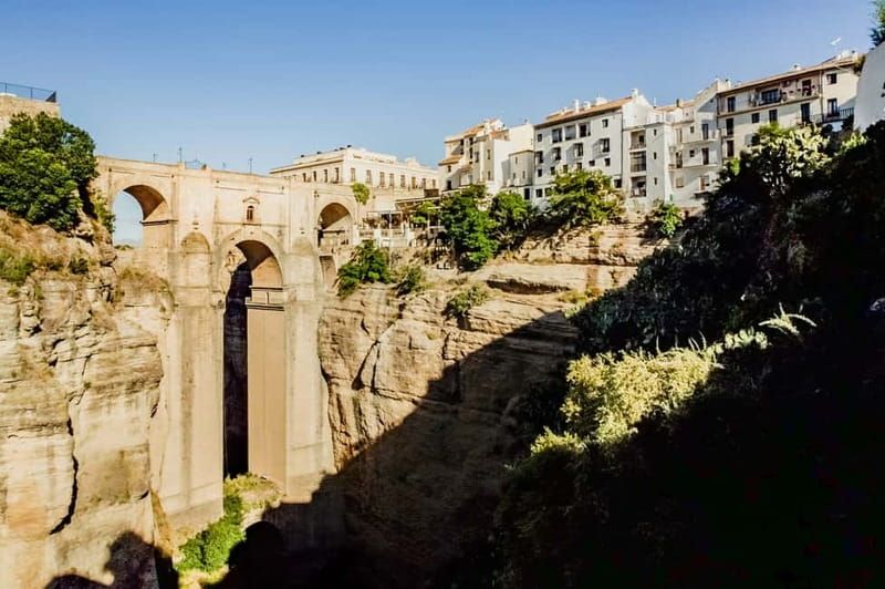 Málaga & Costa del Sol: Ronda and Setenil de las Bodegas - Setenil de las Bodegas: walking through a cliffside village