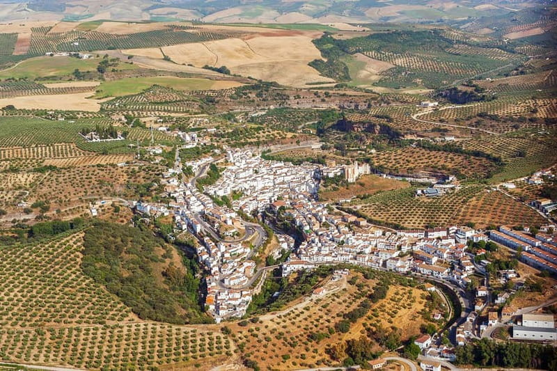 Málaga & Costa del Sol: Ronda and Setenil de las Bodegas - Ronda’s old center: churches, mini-palaces, and the bullring story