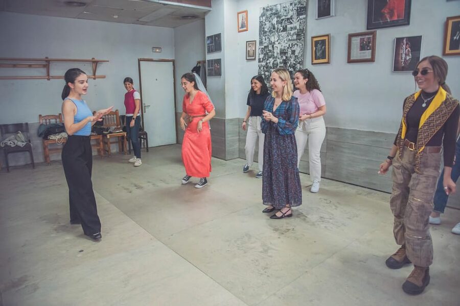 Málaga: Flamenco Class Experience - Where the class starts: Plaza de la Constitución, Fuente de Génova, and studio addresses