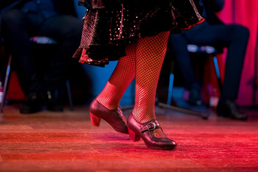 Málaga: Flamenco Course 4pm + 1-Hour Show, 3 Tapas and Drink - FAQ