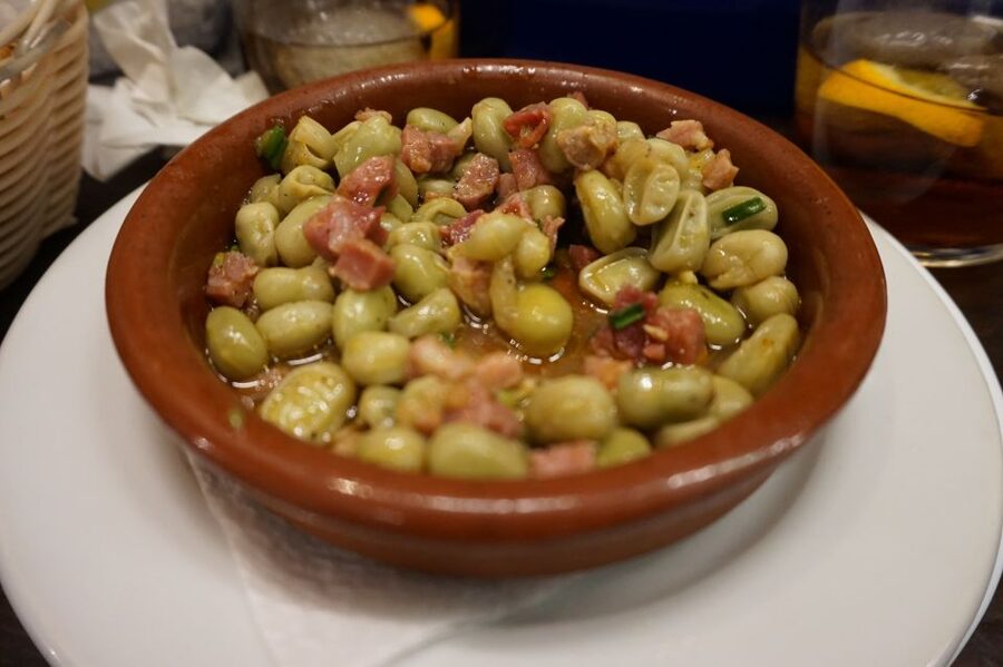 Malaga: Flamenco, Tapas, and Wine Tour - Stop 3: Calle Carretería and the Andalusian Tavern Mood