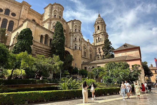 Malaga Food Walking Tour with Atarazanas Market Visit - The tavern factor, including an 1840 landmark