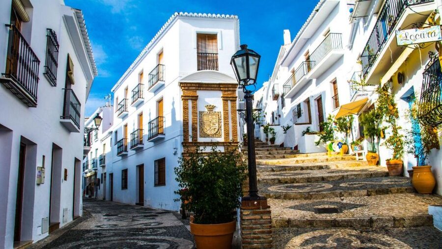 Malaga: Frigiliana & Nerja Tour with Local Product Tastings - How This Day Trip Turns Malaga into Axarquia Coast Time