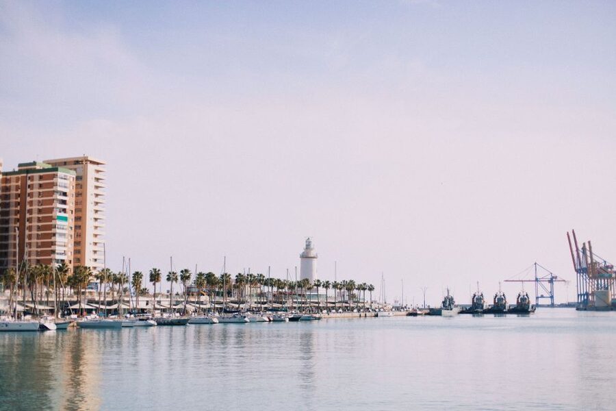 Málaga: Highlights, Old Town & Viewpoint Walking Tour - Why This 2-Hour Malaga Loop Works So Well
