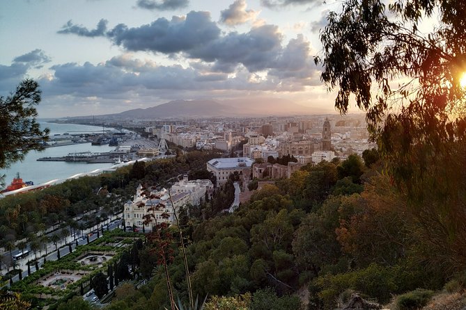 Malaga Highlights, Old Town & Viewpoints Walking Tour - Puerto de Málaga: the port walk that connects past and present