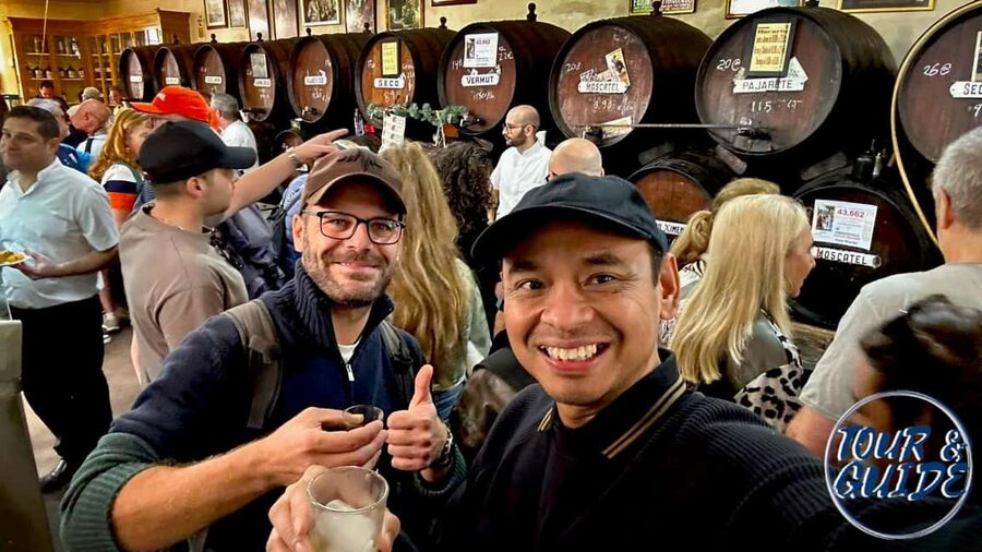 Málaga: Historic Center Tour with Local Guide - Mercado Central de Atarazanas: tastings and a local-food reset