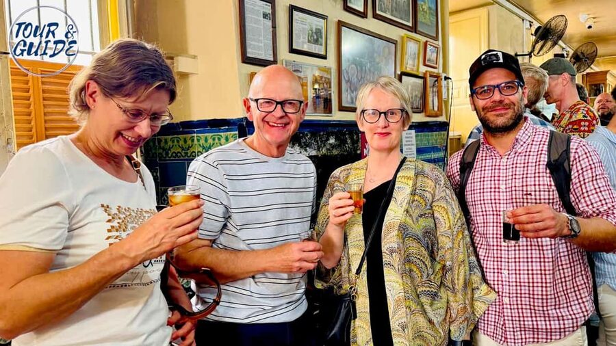 Málaga: Historic Center Tour with Local Guide - Plaza de la Aduana to the black cap: the logistics that matter