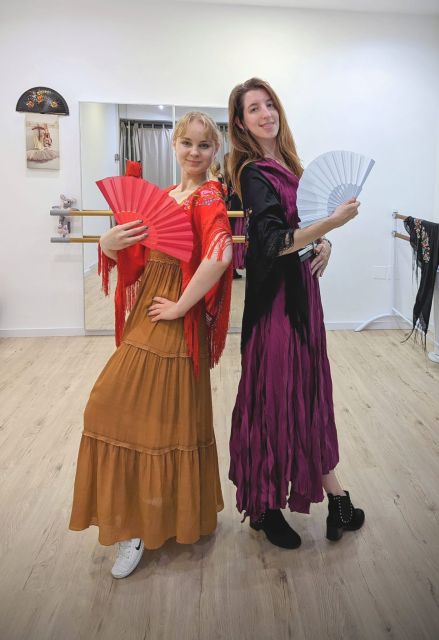 Málaga: Learn to dance flamenco rumba in 45 minutes - Finding Calle Calderería 8, Plaza de la Constitución, and the right entrance