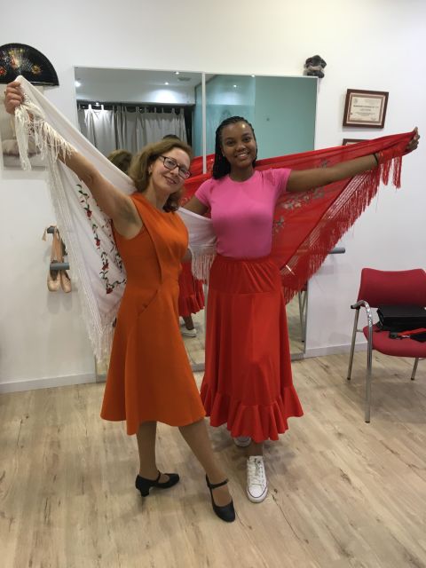 Málaga: Learn to dance flamenco rumba in 45 minutes - What to wear and bring so you feel confident