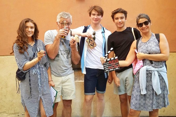 Málaga: Private Sightseeing Treasure Hunt - Getting Oriented at Fuente de Génova and Plaza de la Constitución
