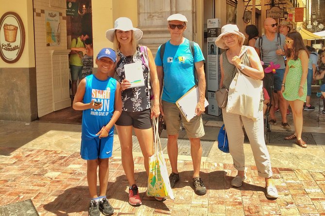 Málaga: Private Sightseeing Treasure Hunt - Roman Theater, Santa Ana Church, and Málaga Cathedral in One Flow