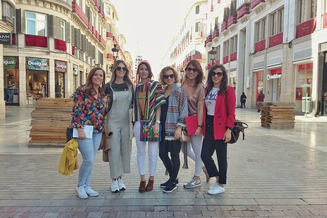 Málaga: Private Sightseeing Treasure Hunt - The Treasure Chest Finale at Calle Molina Lario