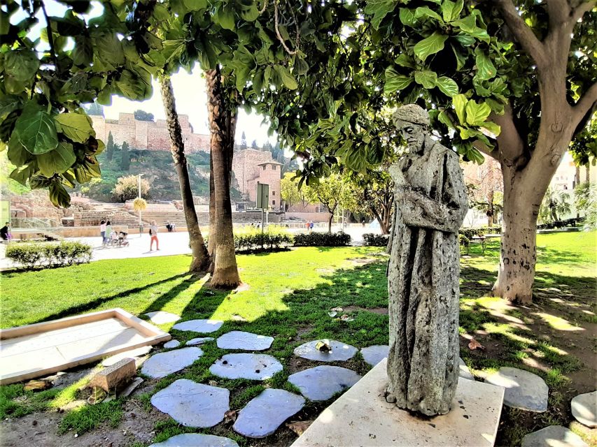 Malaga: Private walking tour - Alcazaba and the citadel feel: how fortress design tells a city’s story