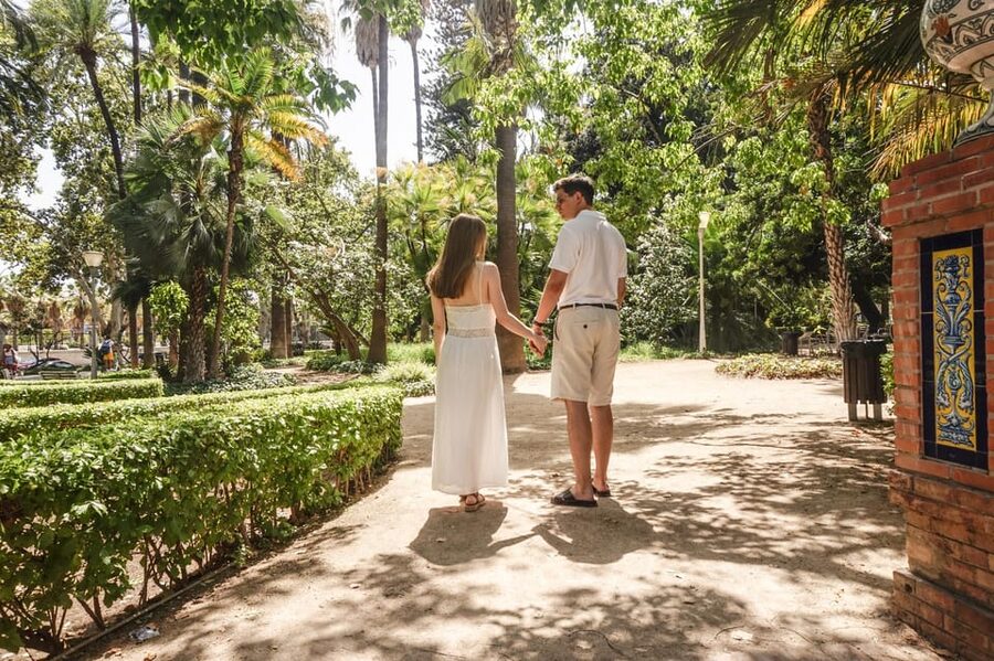 Málaga: Professional Photoshoot and City Tour - Palm-filled gardens and the Old Town: soft variety for your second outfit