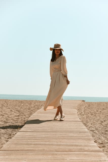 Málaga: Professional Photoshoot and City Tour - Price check: is $100 per person worth it?