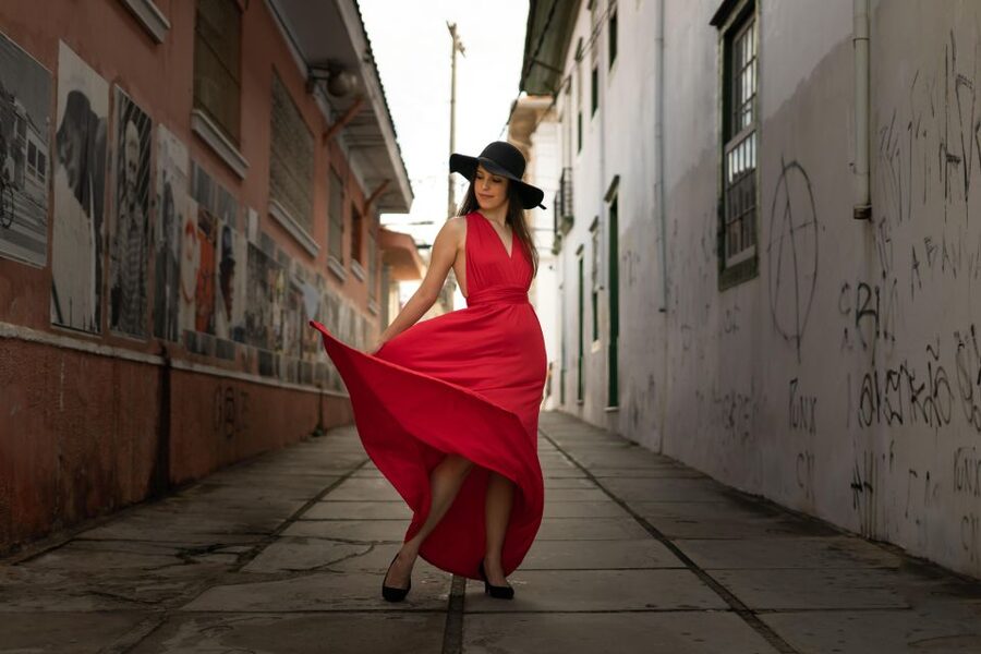 Málaga: Professional Photoshoot and City Tour - Who should book this Malaga shoot, and who should skip it